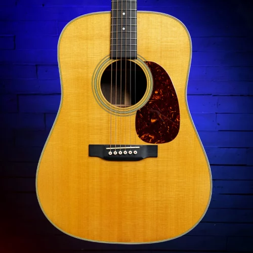 MARTIN D-28 STANDARD SERIES FINISHED IN NATURAL GLOSS